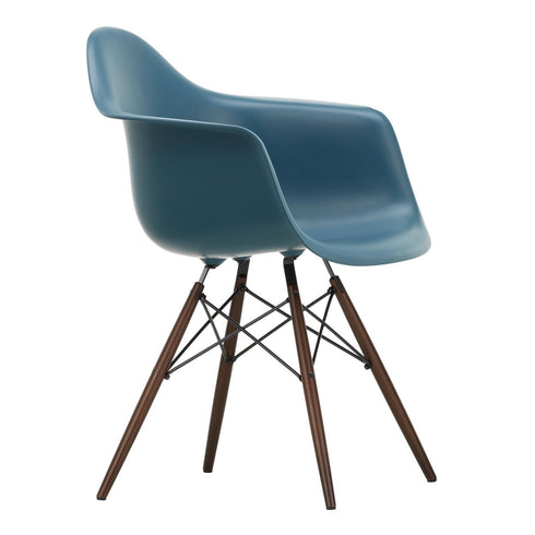 Cadeira de Braços em Plástico Eames DAW / Base Ácer Escuro